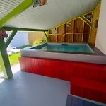 Ferienhaus Avec Bain A Remous Prive Entre Bordeaux Et Lacanau Ocean (adults Only) *