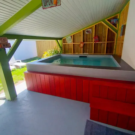 Ferienhaus Avec Bain A Remous Prive Entre Bordeaux Et Lacanau Ocean (adults Only) *