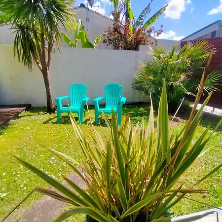 Avec Piscine Et Espace Bien-etre Partages Entre Bordeaux Et Lacanau Ocean (adults Only) Holiday home