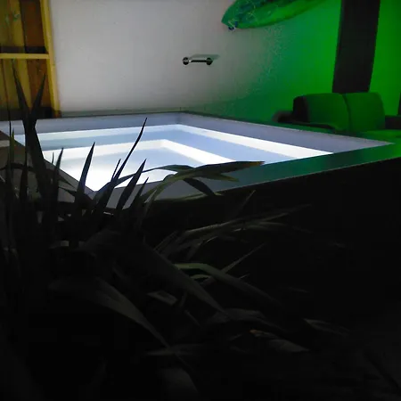 Gîte avec piscine et espace bien-être partagés entre Bordeaux et Lacanau océan *